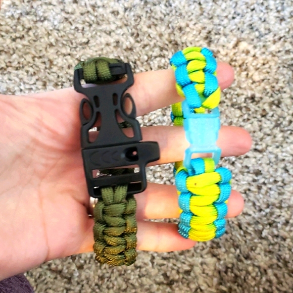Paracord bracelets - Picture 2 of 3